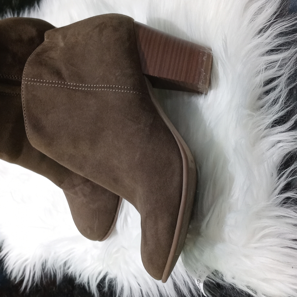 Old Naby green ankle boots size 9